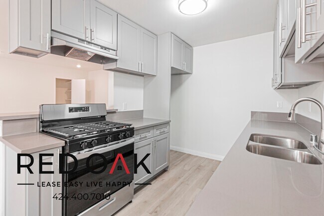 Building Photo - 5130 Yarmouth Ave