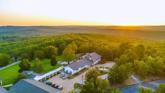 Building Photo - 305 Chickasha Dr