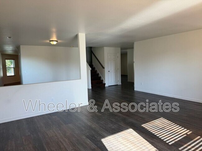 Building Photo - 1584 W Galbraith Ln