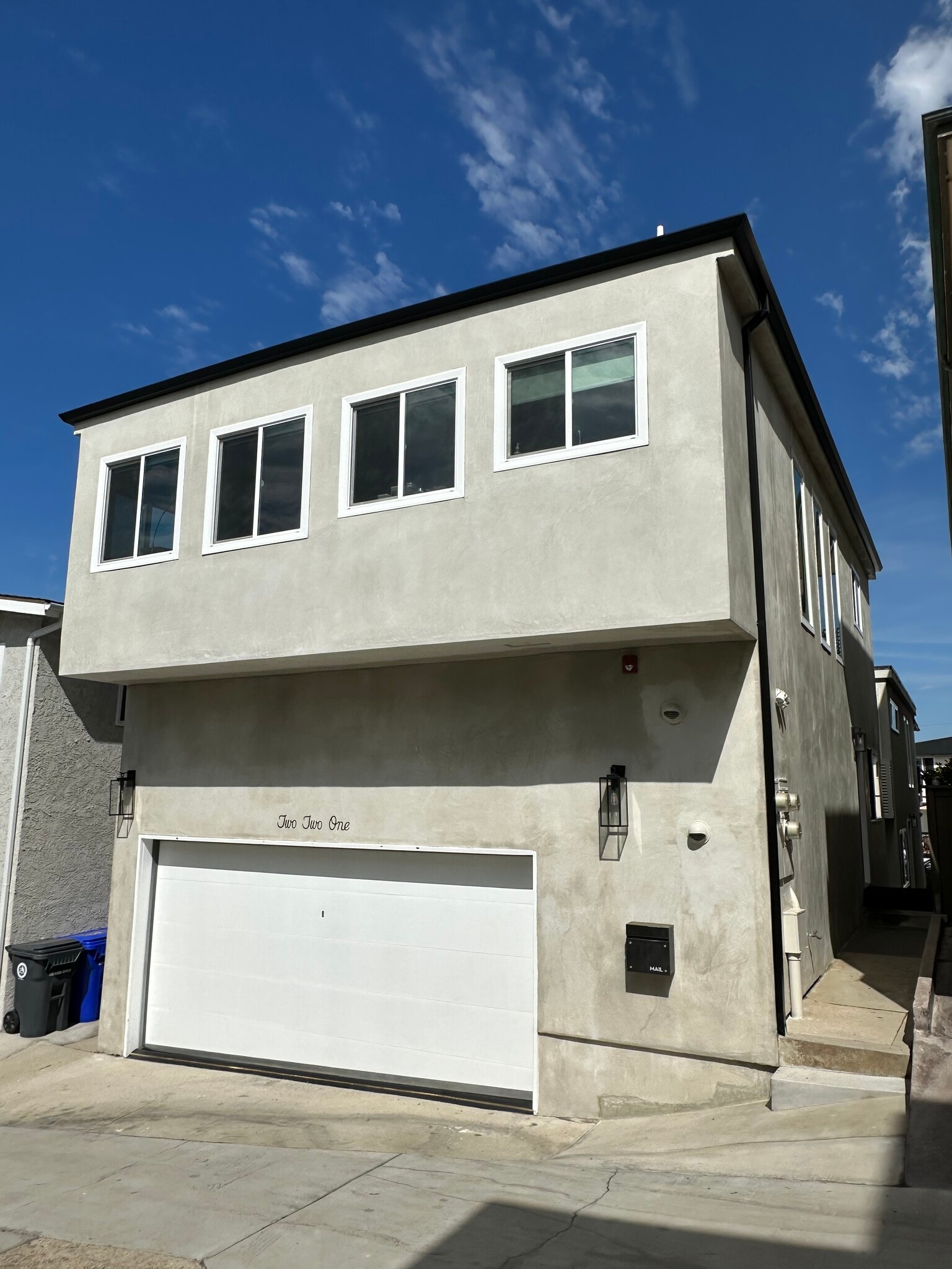 Building Photo - 221 36th Pl