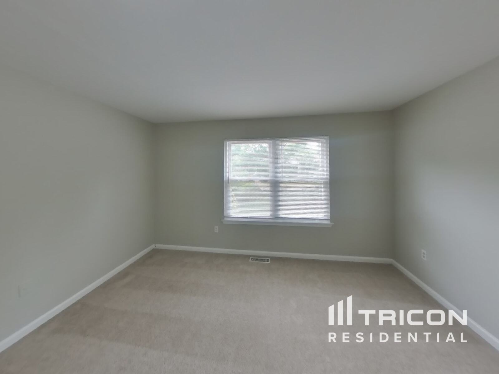 Building Photo - 1568 Hummingbird Ct