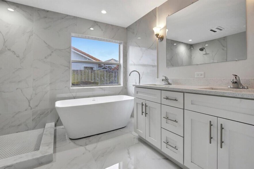 Building Photo - 5200 NW 66th Ave