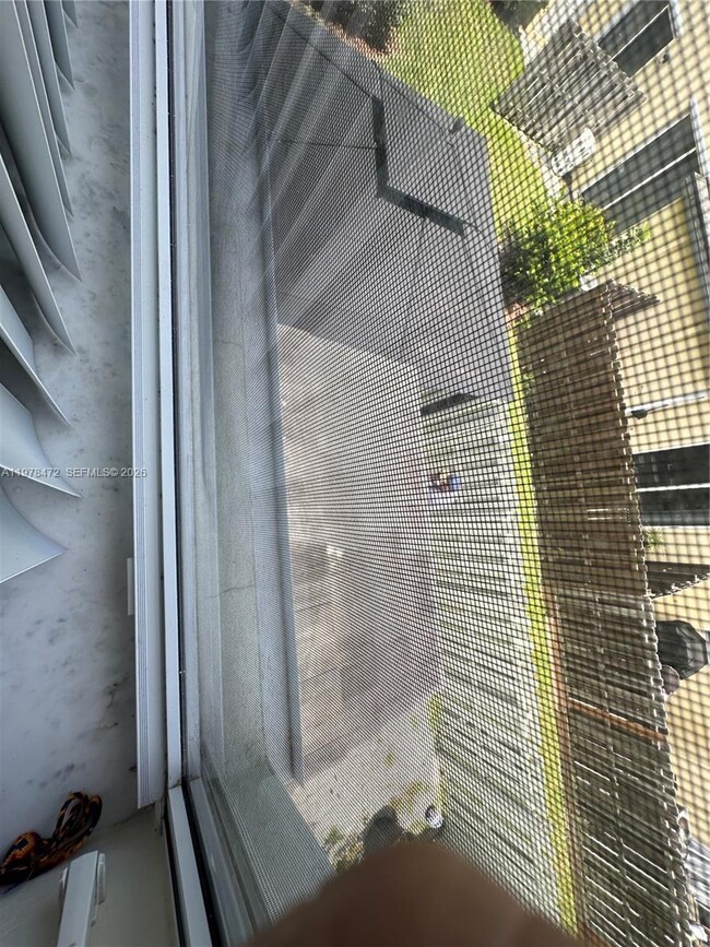 Building Photo - 133 SE 28th Ter