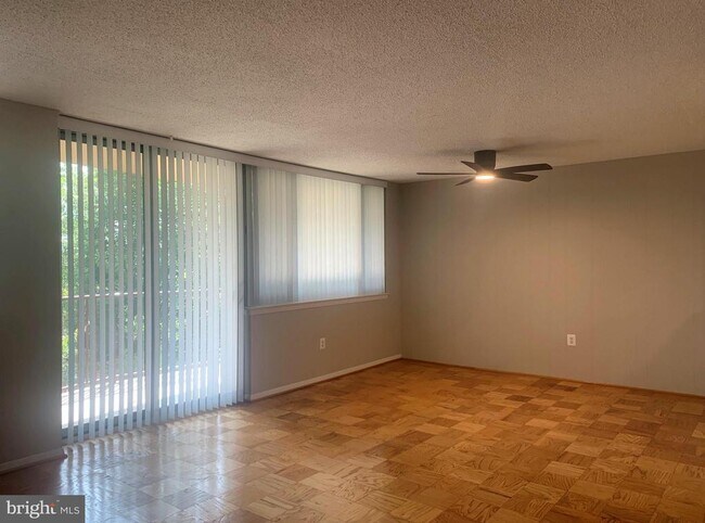 Building Photo - 5353 Columbia Pike