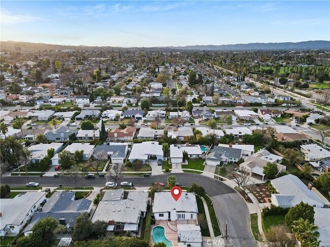 Building Photo - 5942 Graves Ave