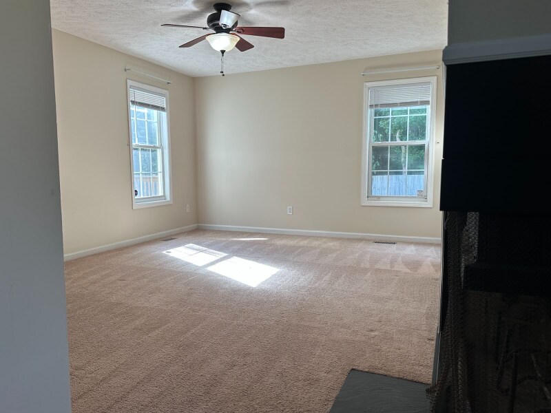 Building Photo - 8400 English Saddle Dr