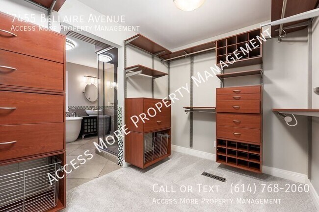 Building Photo - 7455 Bellaire Ave