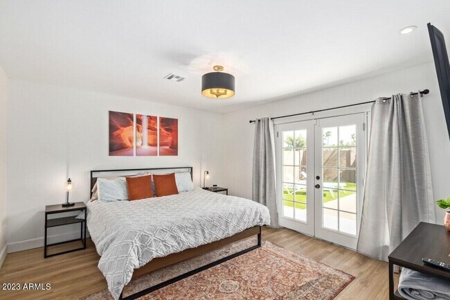 Building Photo - 5253 E Beck Ln