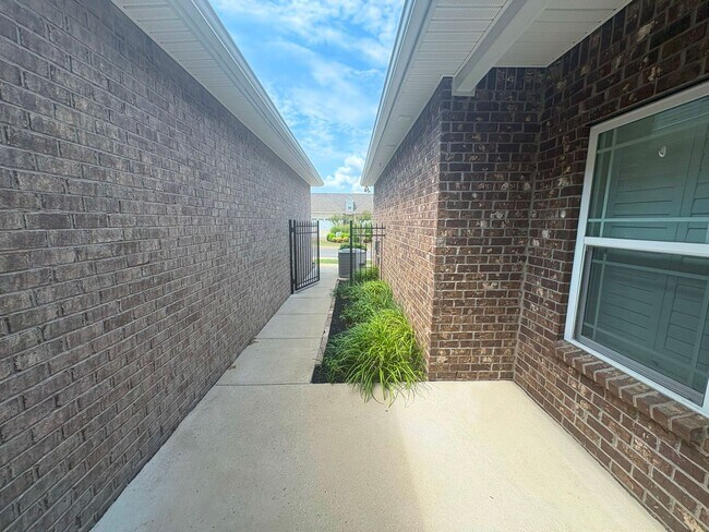 Building Photo - 1817 Neswick Ct