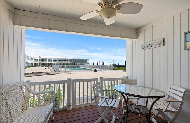 Building Photo - 585 Dune Rd
