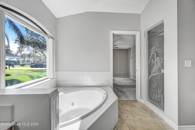 Building Photo - 3643 Bluefield Ave