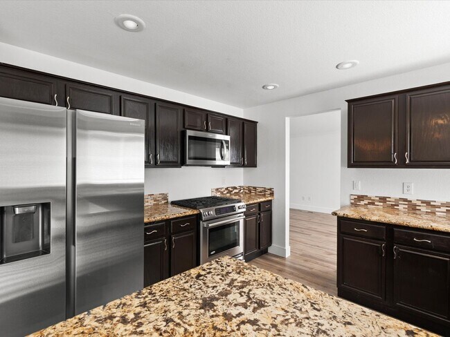 Building Photo - Newly Renovated 4 Bedroom Home with Gorgeo...