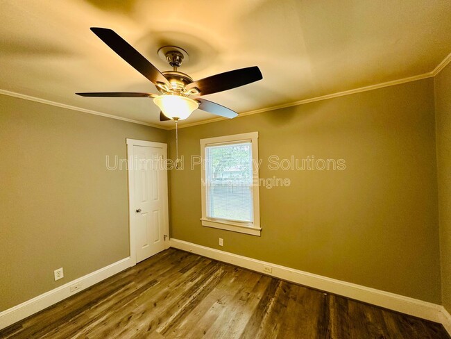 Building Photo - 5009 Park Ave