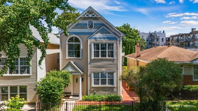 Building Photo - 2515 N Talman Ave