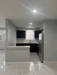 Building Photo - 311 E Westfield Ave