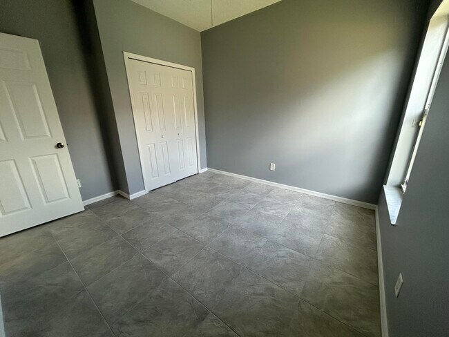 Building Photo - 974 SE Albatross Ave