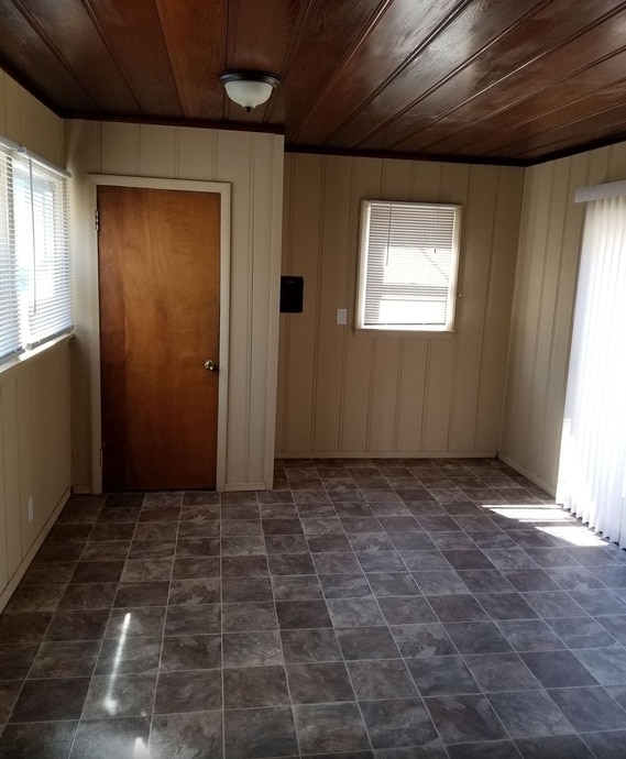 Building Photo - 14646 Trenton Rd