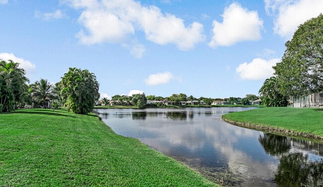 Building Photo - 6255 Timberlakes Way