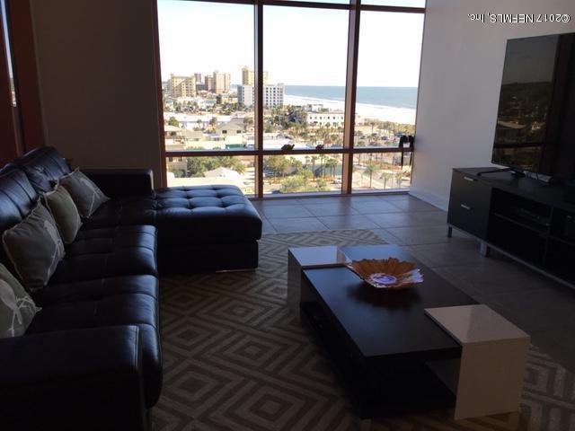 Building Photo - 320 1st St N