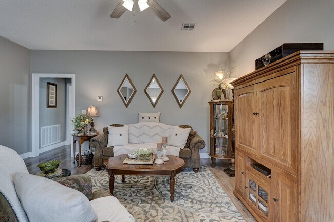 Building Photo - UNIT NOW AVAILABLE ! ! 2-BEDROOM 2-BATH DUPLEXES LOCATED IN NEOSHO! Rent-$1,300
