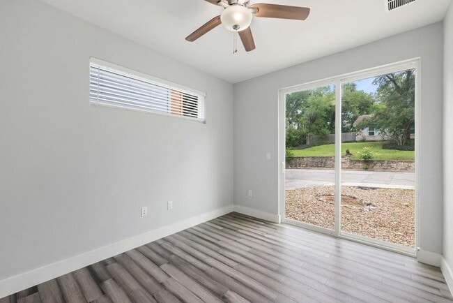 Building Photo - 6109 Cherrylawn Cir