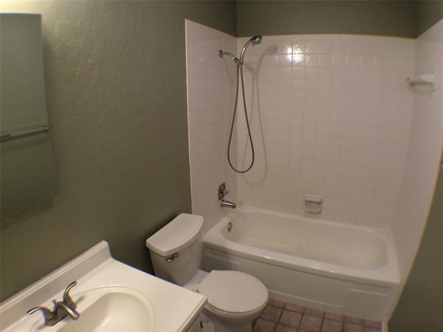 Building Photo - 3918 White Oak Ct