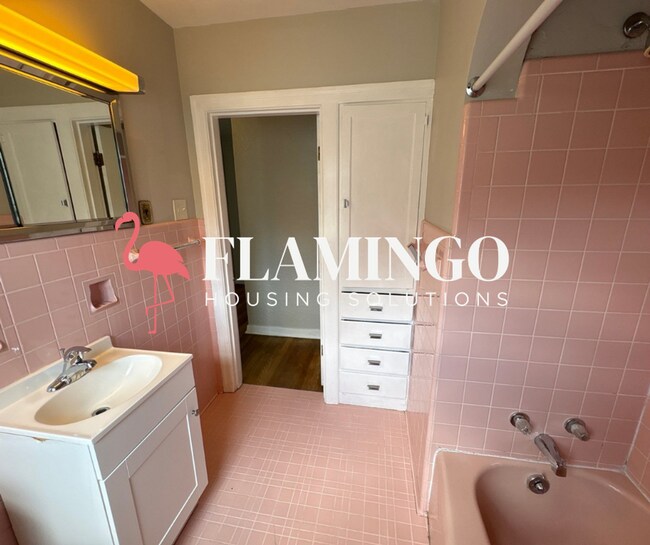 Building Photo - Charming 3-bedroom, 1-bathroom house in The Gem City