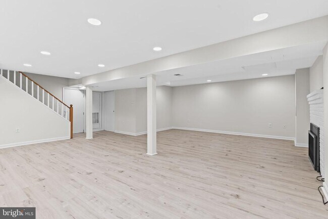 Building Photo - 7609 Woodridge Cir