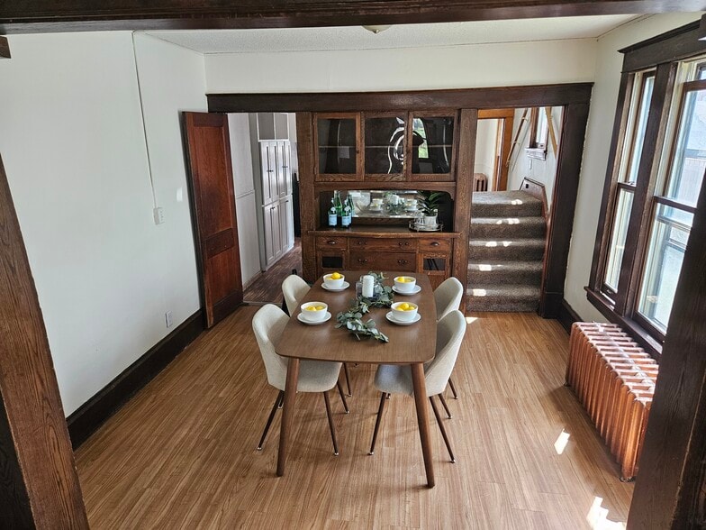 Building Photo - 3903 11th Ave S