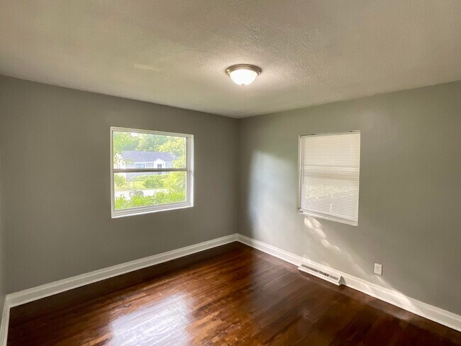 Building Photo - 2717 Margaret Ct