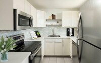Building Photo - Stylish Arcadia Lite Living with Vintage C...