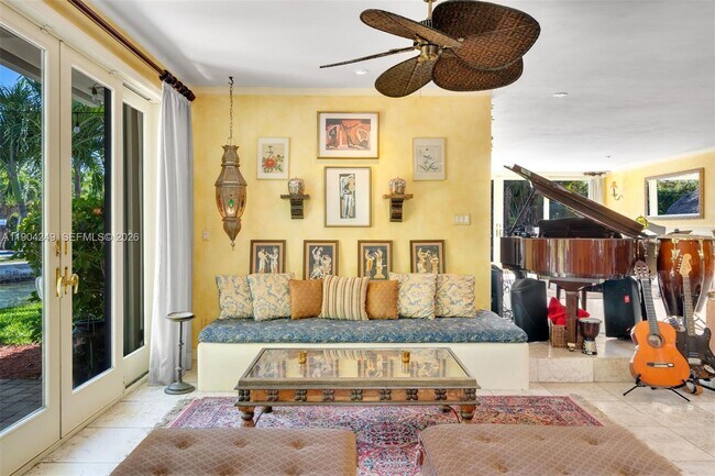 Building Photo - 7975 Biscayne Point Cir