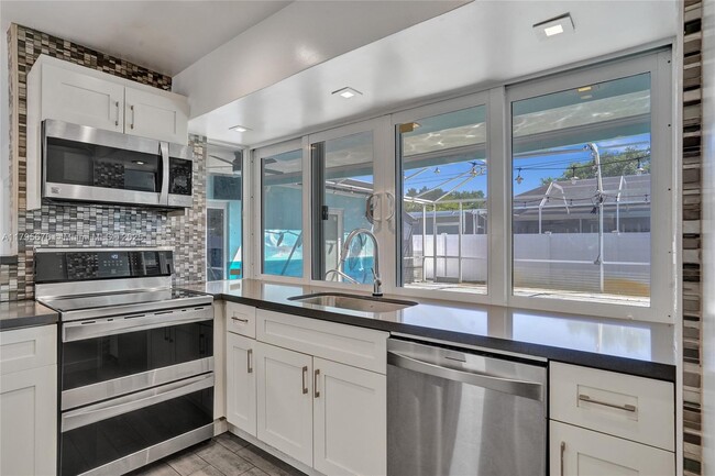 Building Photo - 9240 SW 54th St