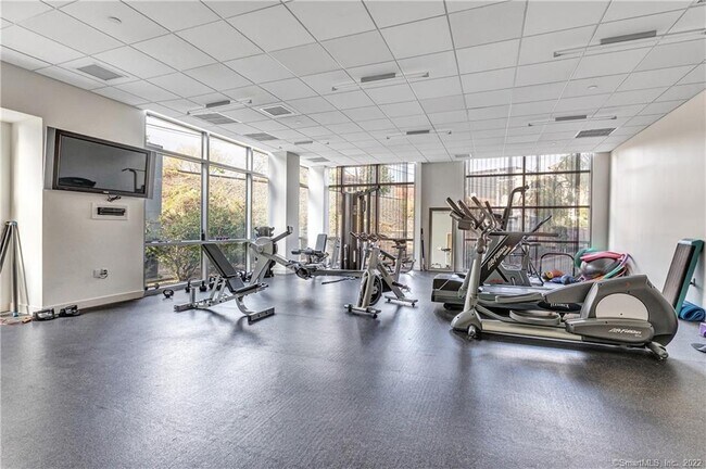 Building Photo - 33 N Water St