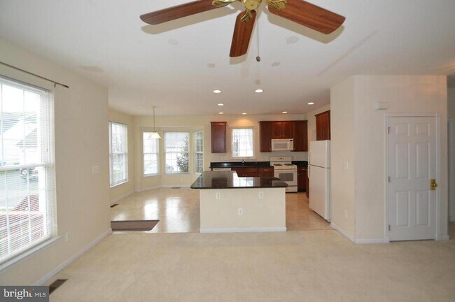 Building Photo - 42555 Pelican Dr