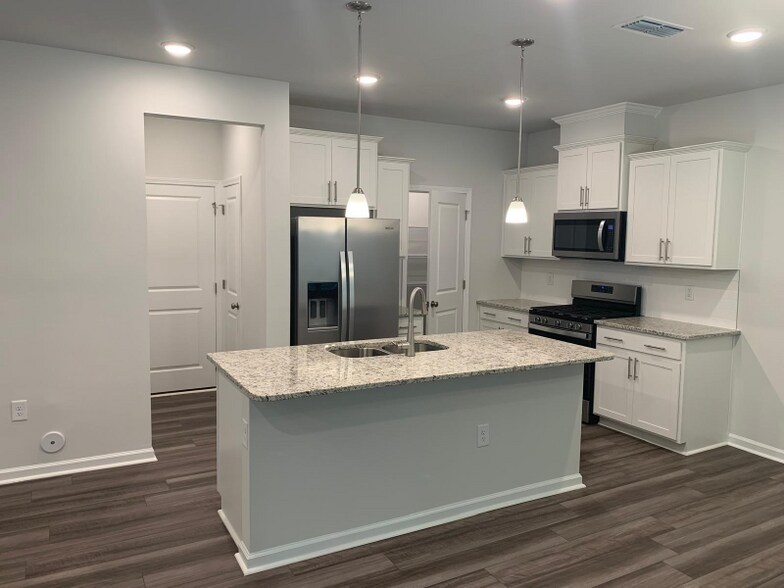 Building Photo - 273 Broomside Ave
