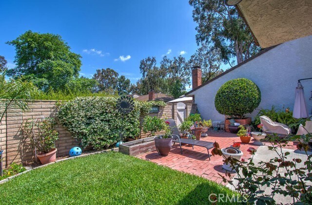 Building Photo - 17252 Citron