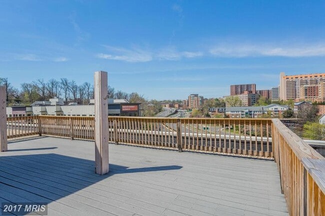 Building Photo - 1730 Arlington Blvd