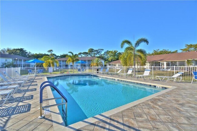 Building Photo - 2385 Naples Trace Cir