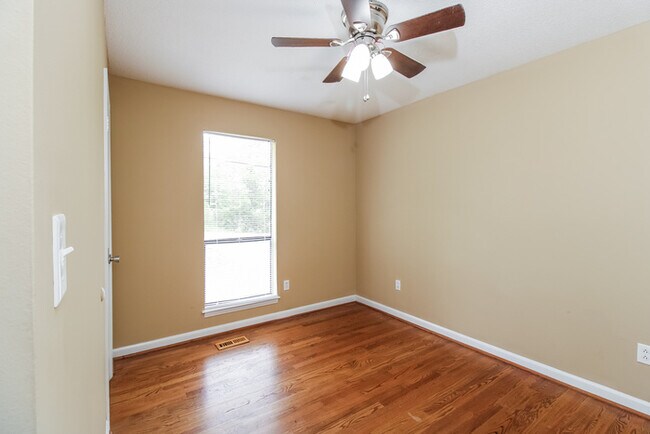 Building Photo - 1157 Thompson Rd