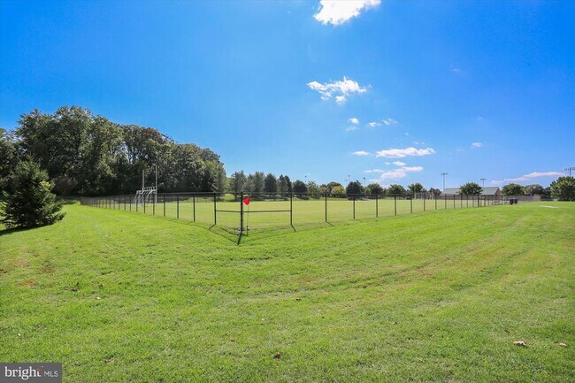 Building Photo - 13950 Estuary Dr