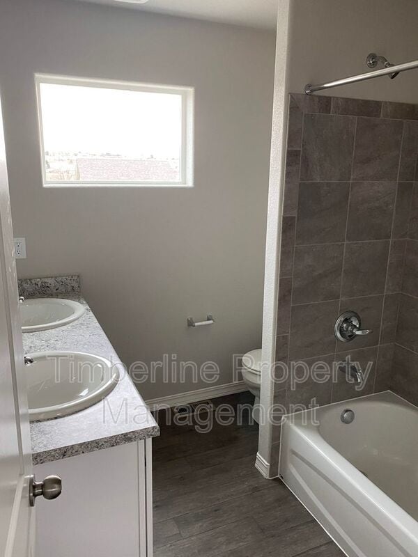 Building Photo - 874 Grissom Dr.