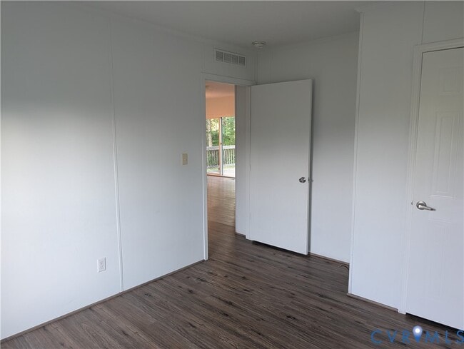 Building Photo - 13461 Gorburn Dr