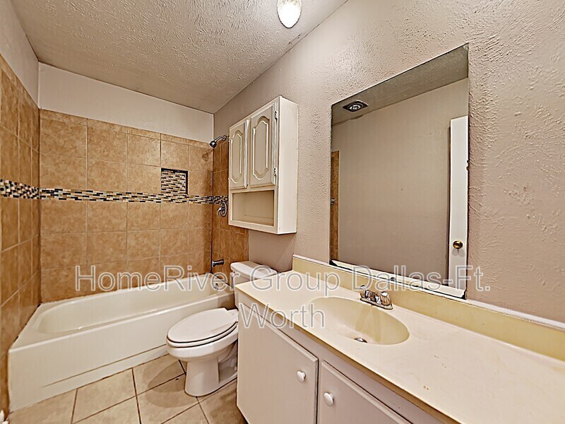 Building Photo - 5117 Bartlett Dr