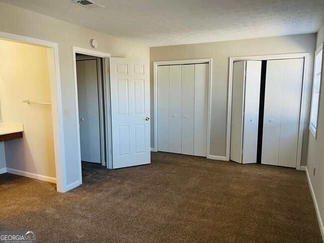 Building Photo - 1522 Paces Ferry N Dr SE