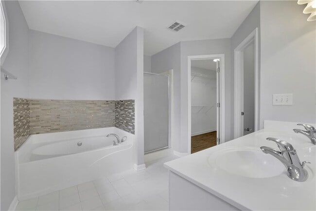 Building Photo - 13491 Spring View Dr