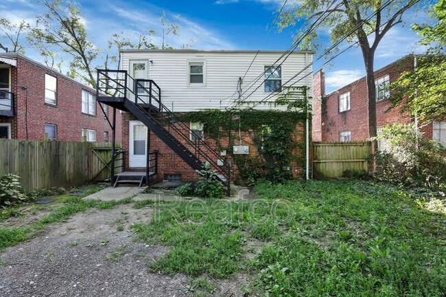 Building Photo - 397 S Chase Ave