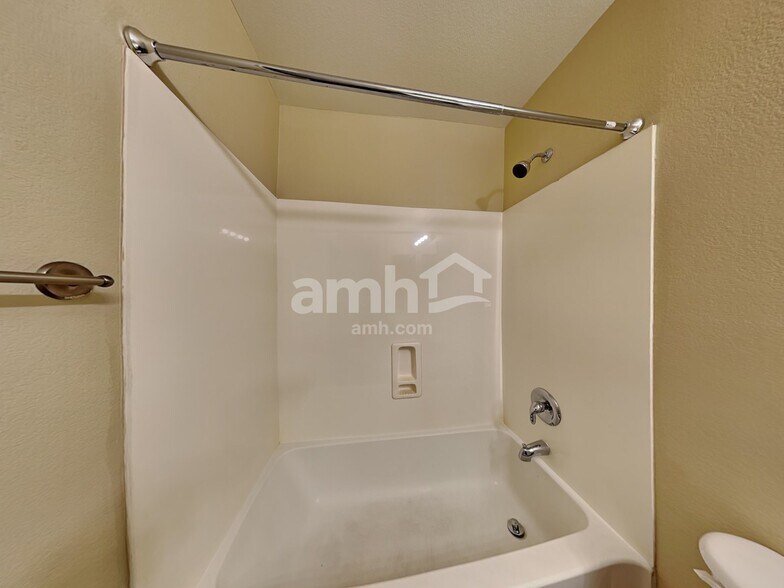 Building Photo - 8711 S 50th Ln