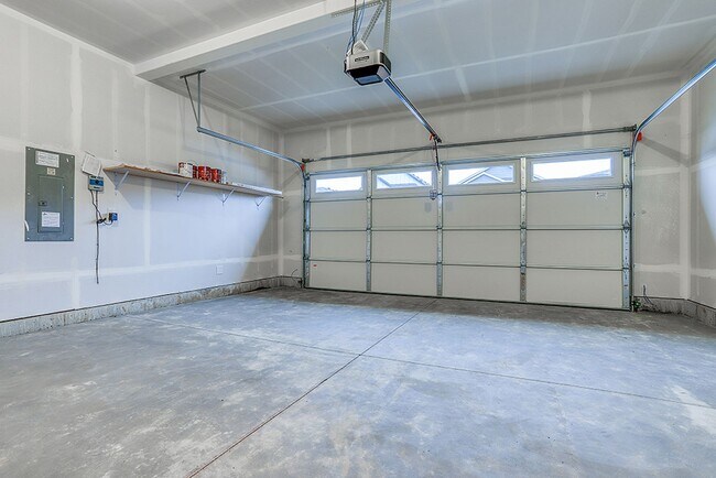 Building Photo - Modern Living in the Heart of Ridgefield: Quartz Finishes & Open-Concept Charm