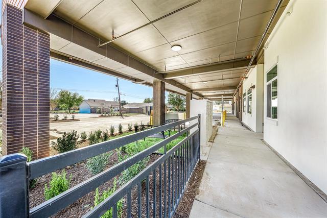 Building Photo - 3522 Main St